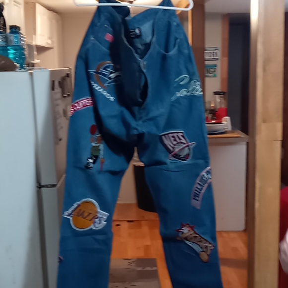 Jeans and shirts - Picture 9 of 9